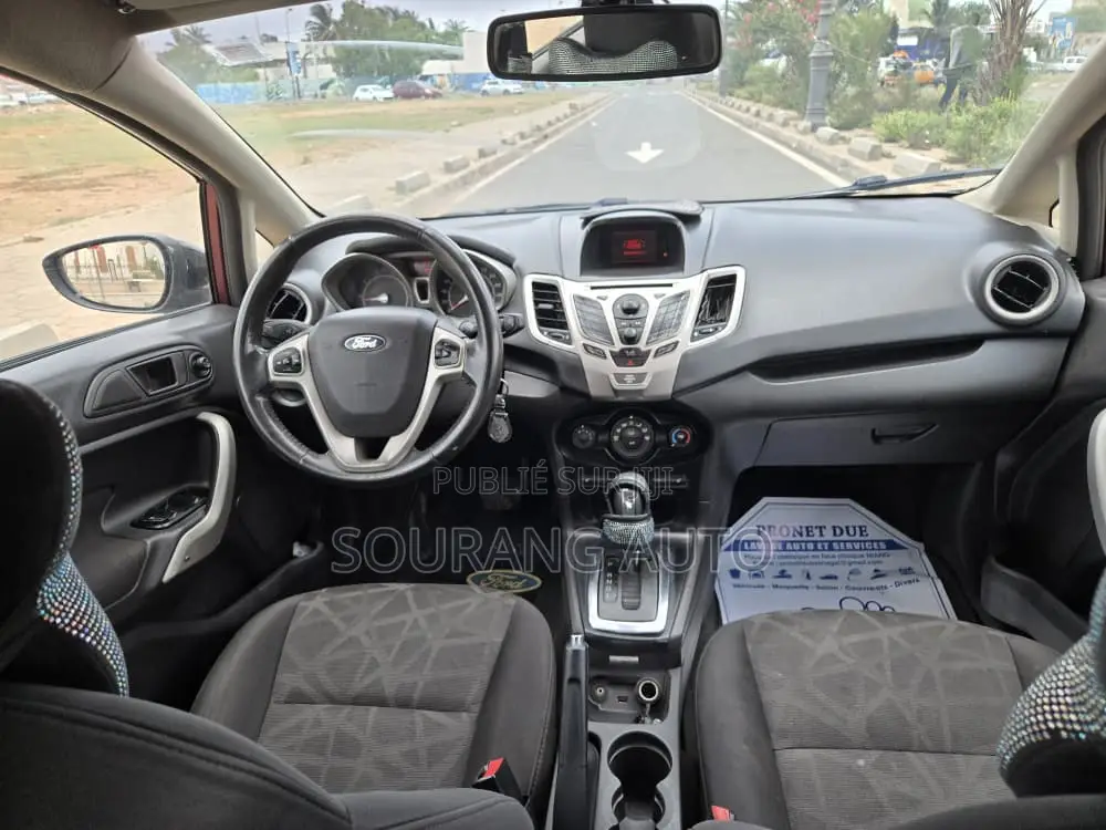 Ford Fiesta SE Hatchback 2012 Rouge