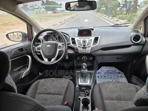 Ford Fiesta SE Hatchback 2012 Rouge