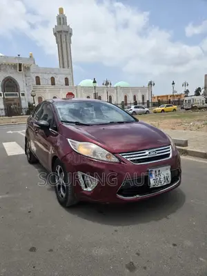 Ford Fiesta SE Hatchback 2012 Rouge