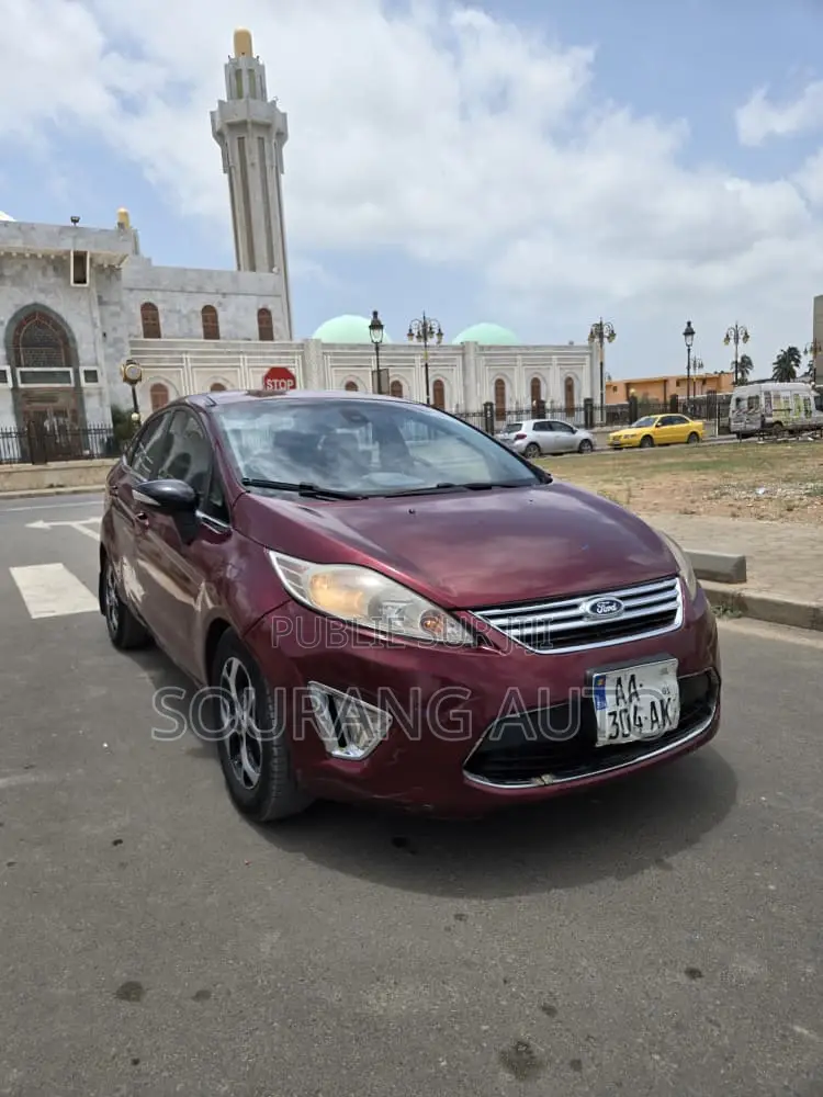 Ford Fiesta SE Hatchback 2012 Rouge