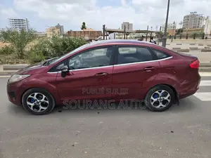 Ford Fiesta SE Hatchback 2012 Rouge