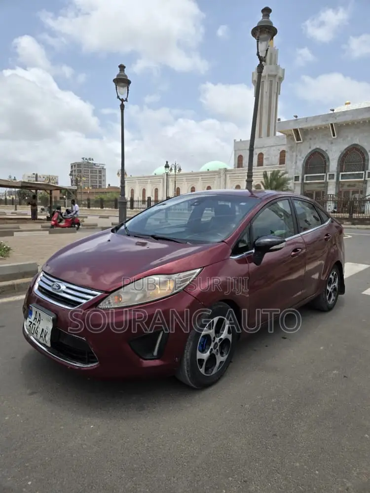 Ford Fiesta SE Hatchback 2012 Rouge