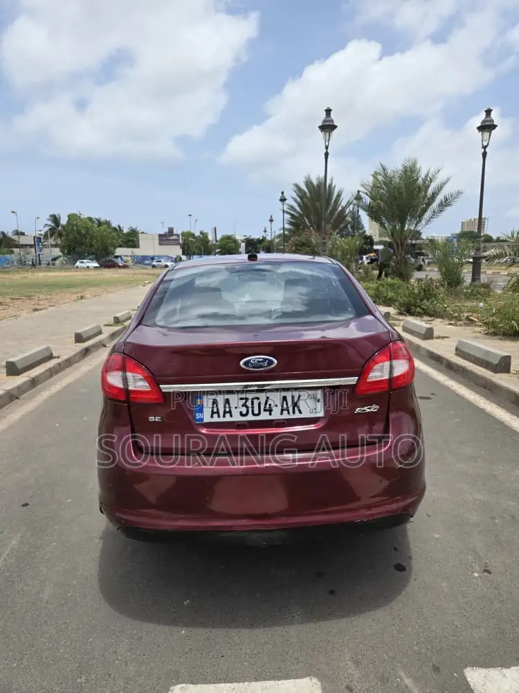 Ford Fiesta SE Hatchback 2012 Rouge