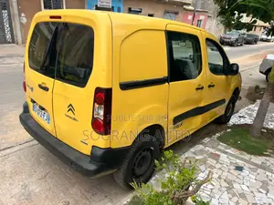 Citroen Berlingo 2017 Jaune