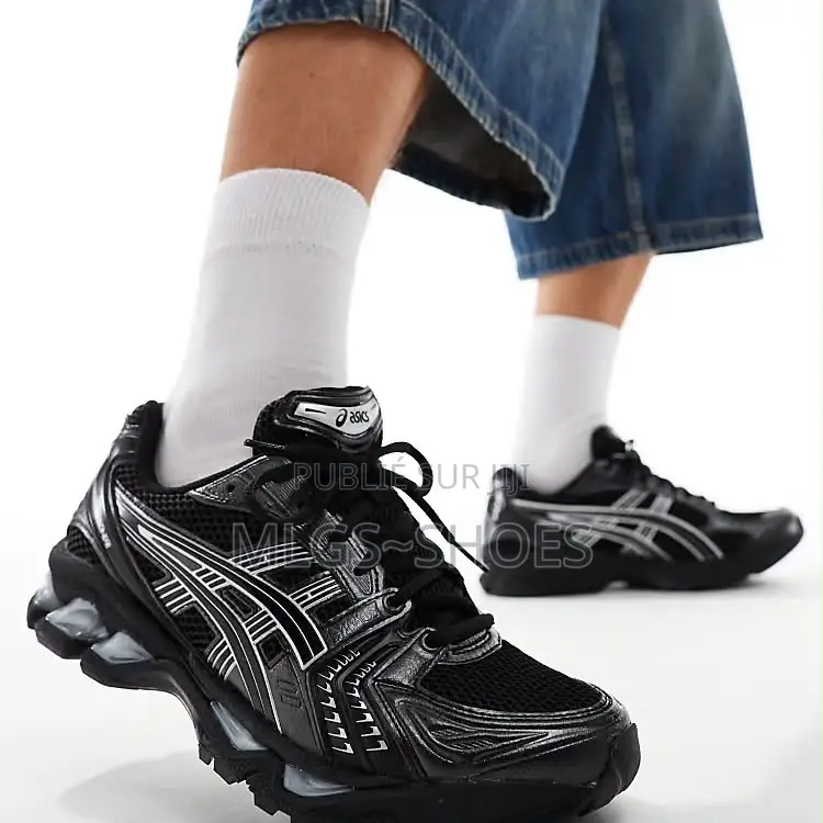 Asics Noir