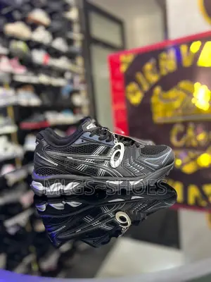 Asics Noir
