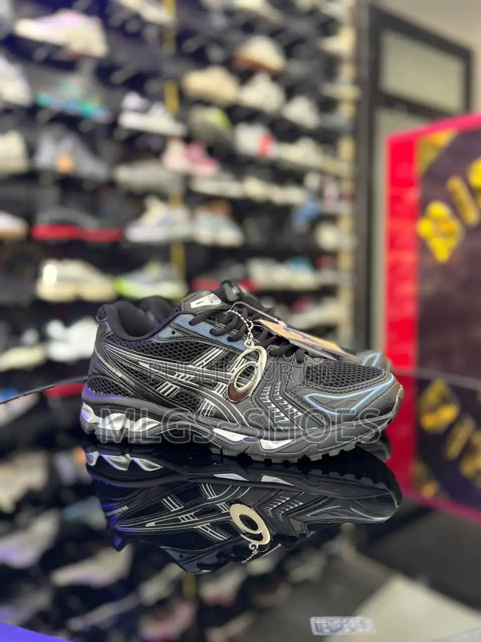 Asics Noir