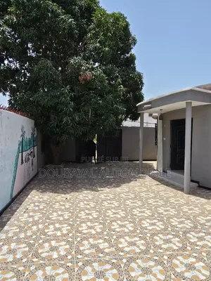 4chbre Villa dans Gandigal, Thiès Sud à Vendre