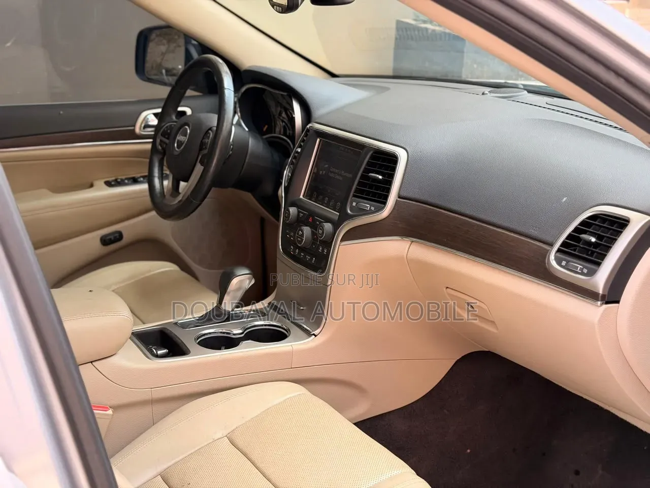 Jeep Grand Cherokee 2017 Beige