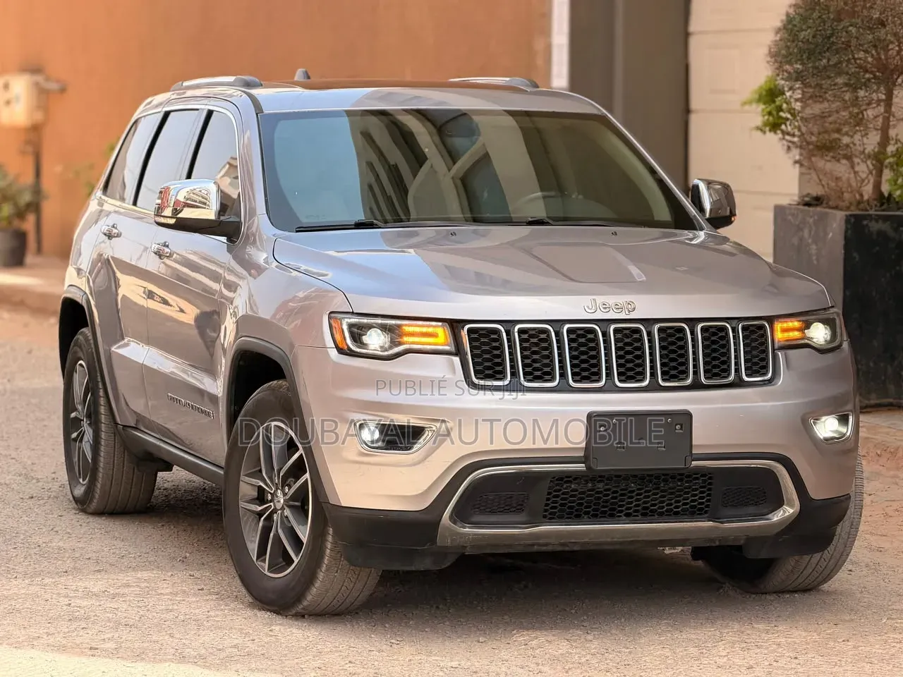 Jeep Grand Cherokee 2017 Beige