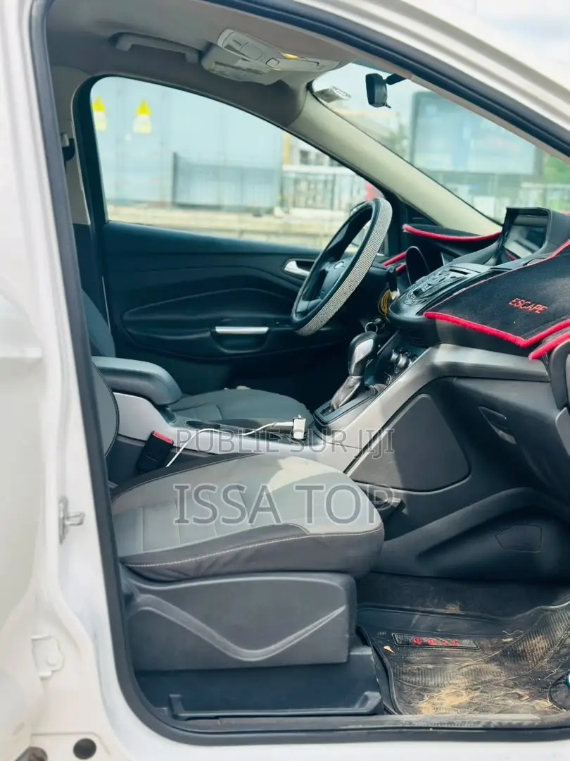Ford Escape 2015 Blanc