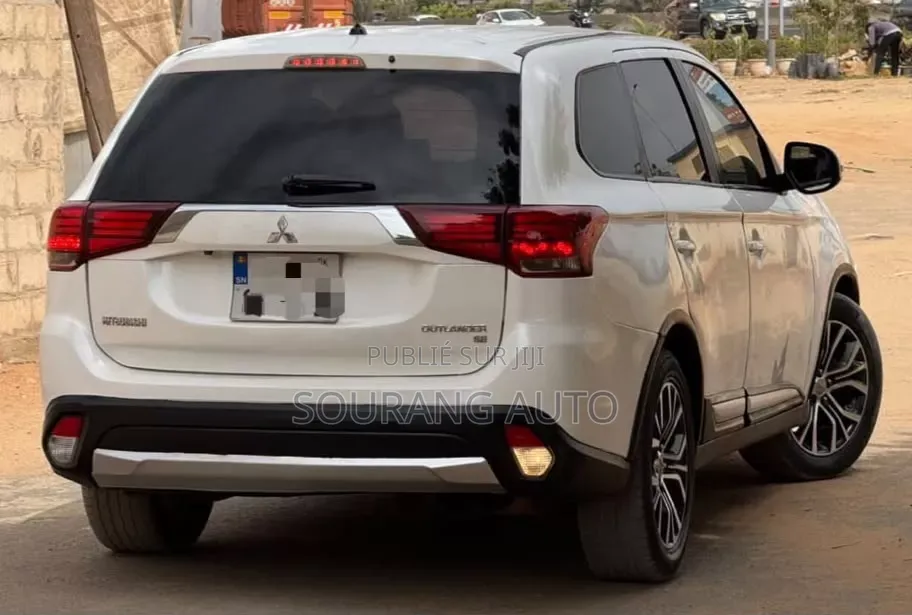 Mitsubishi Outlander 2016 Blanc