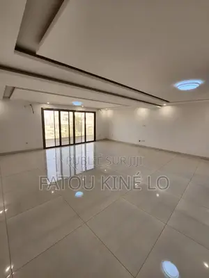3chbre Appartement dans Mayda, Almadies à Louer