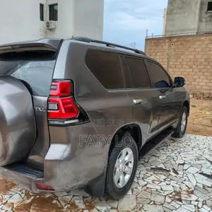 Toyota Land Cruiser Prado 2015 Gris