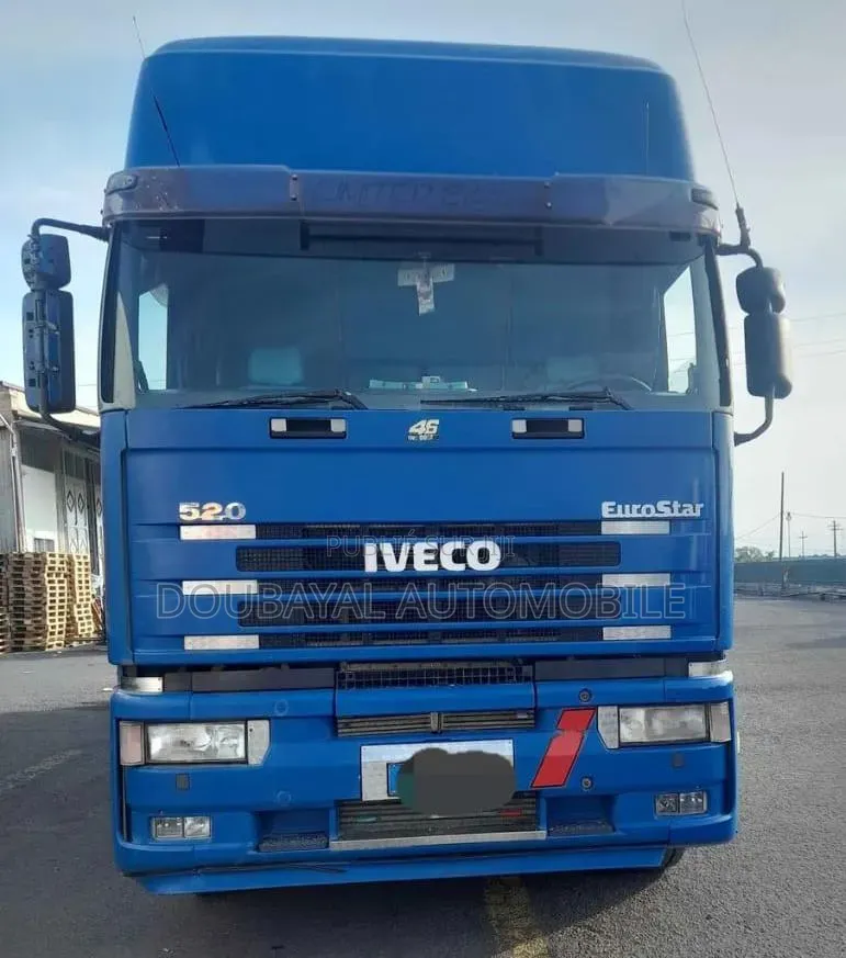 Iveco Massif 2011 Bleu