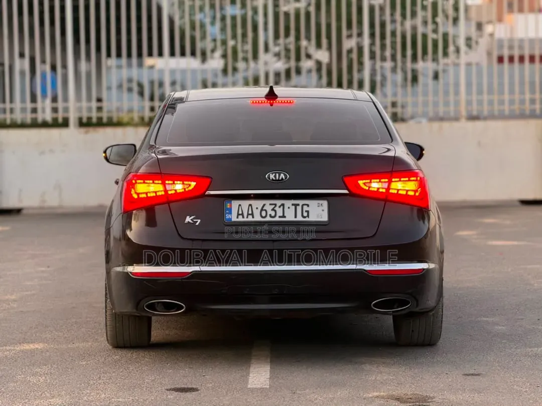 Kia K3000 2015 Noir Mat