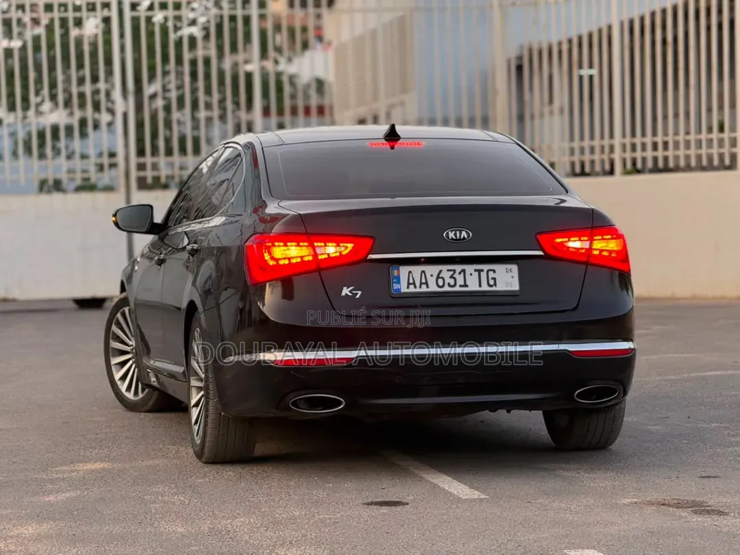 Kia K3000 2015 Noir Mat
