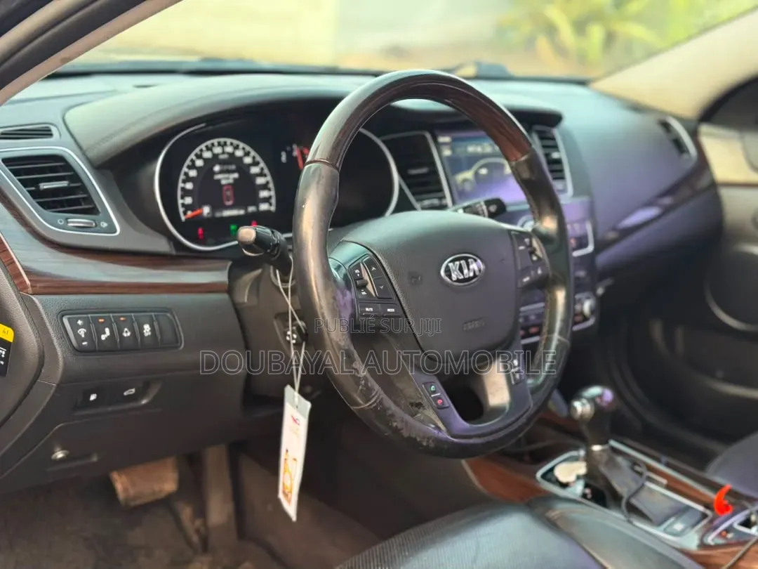 Kia K3000 2015 Noir Mat