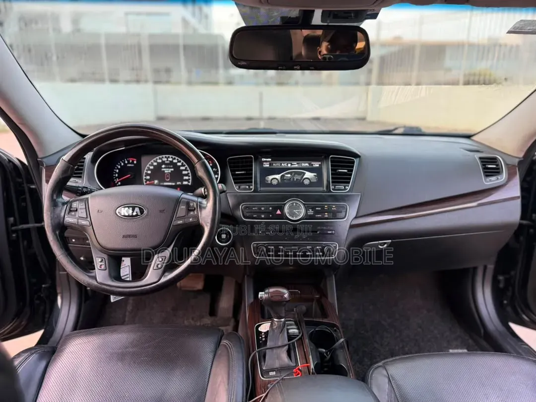 Kia K3000 2015 Noir Mat