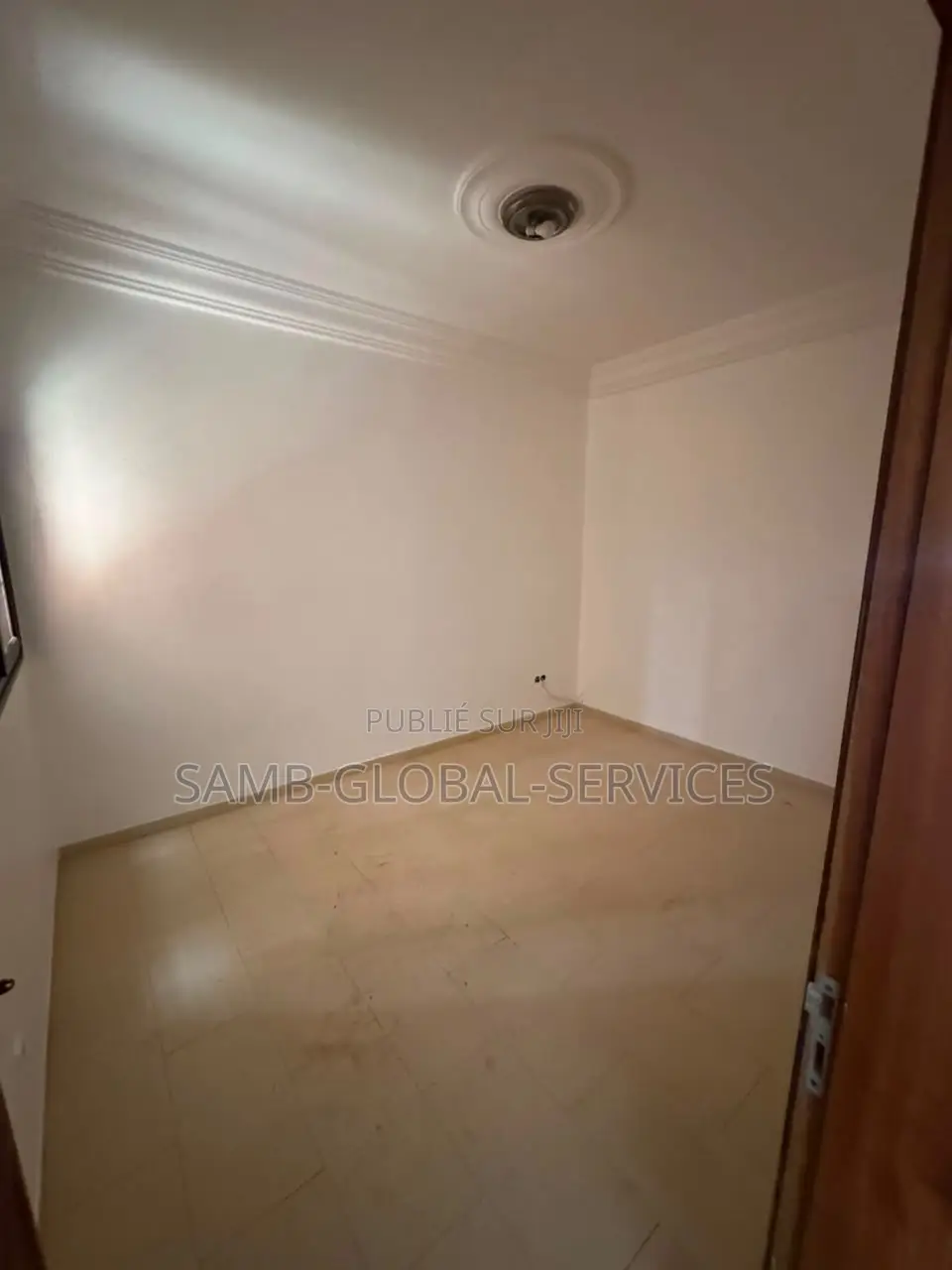 Appartement F3 À Louer Pour Usage De Bureau Ou Habitation