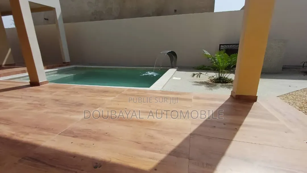 4chbre Villa dans Somone, Thiès Sud à Vendre