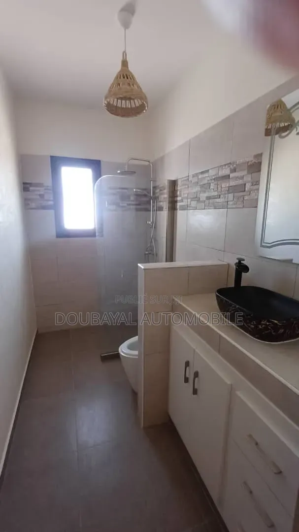 4chbre Villa dans Somone, Thiès Sud à Vendre