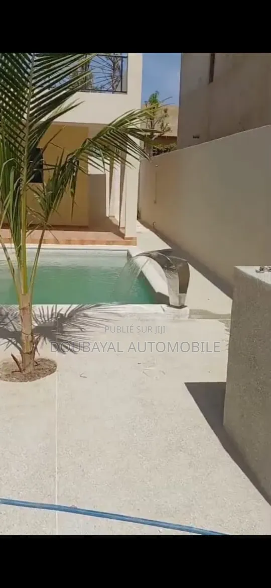 4chbre Villa dans Somone, Thiès Sud à Vendre