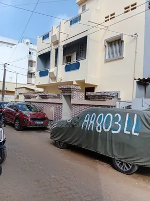 6chbre Villa dans Hlm Grand Yoff à Vendre