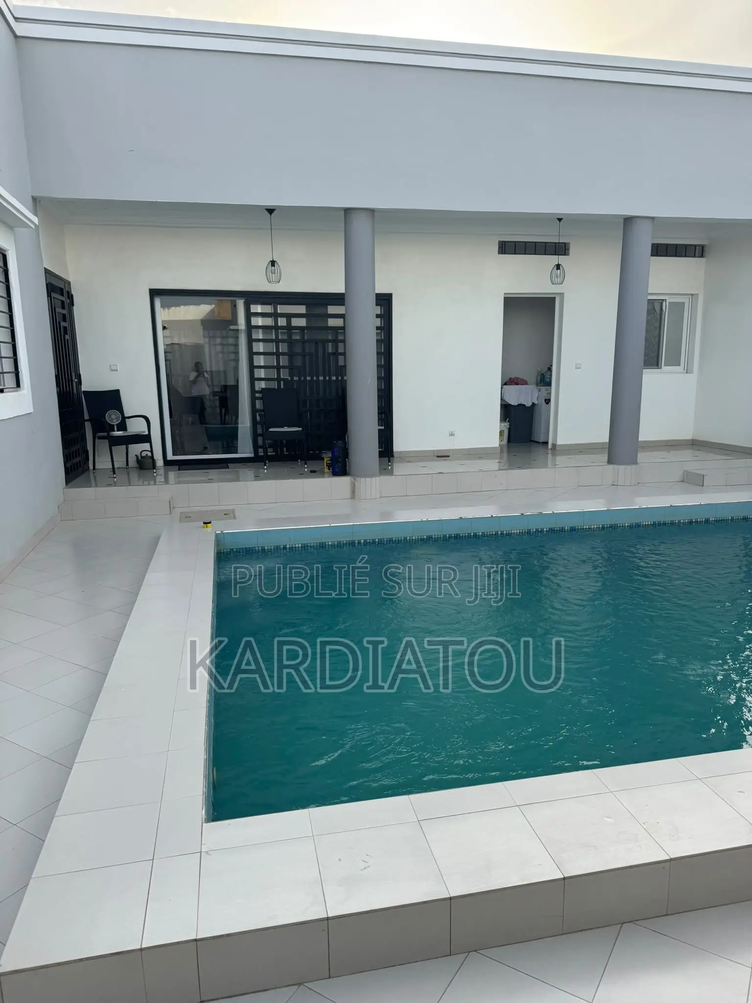Meublé 4chbre Villa dans Villa Meublée À, Thiès Sud à Vendre