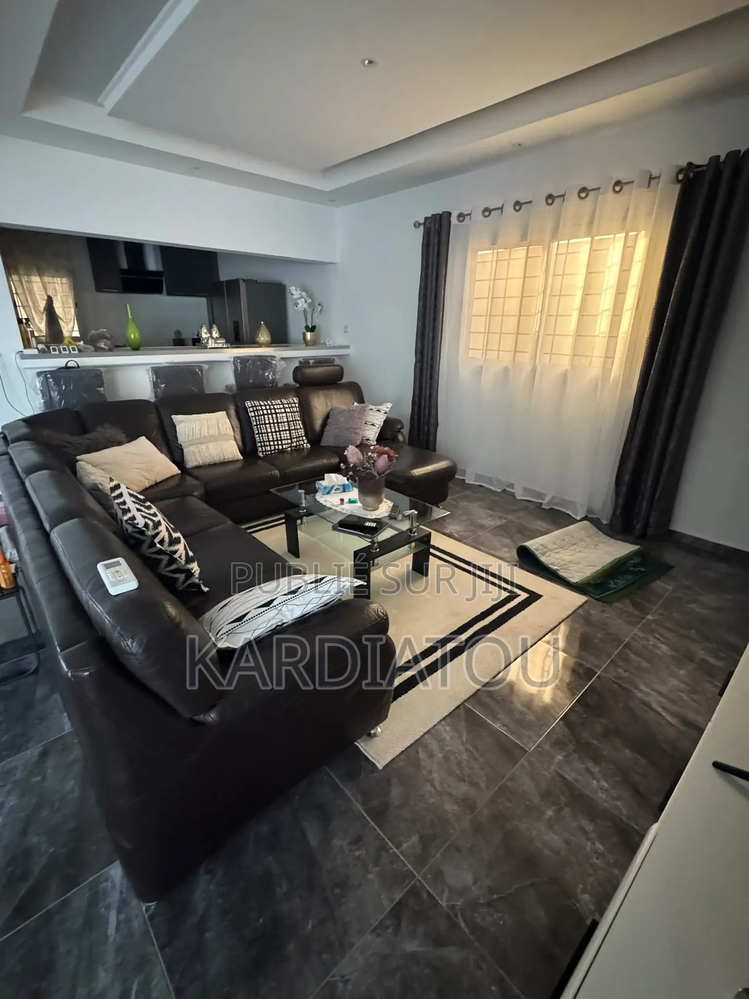 Meublé 4chbre Villa dans Villa Meublée À, Thiès Sud à Vendre