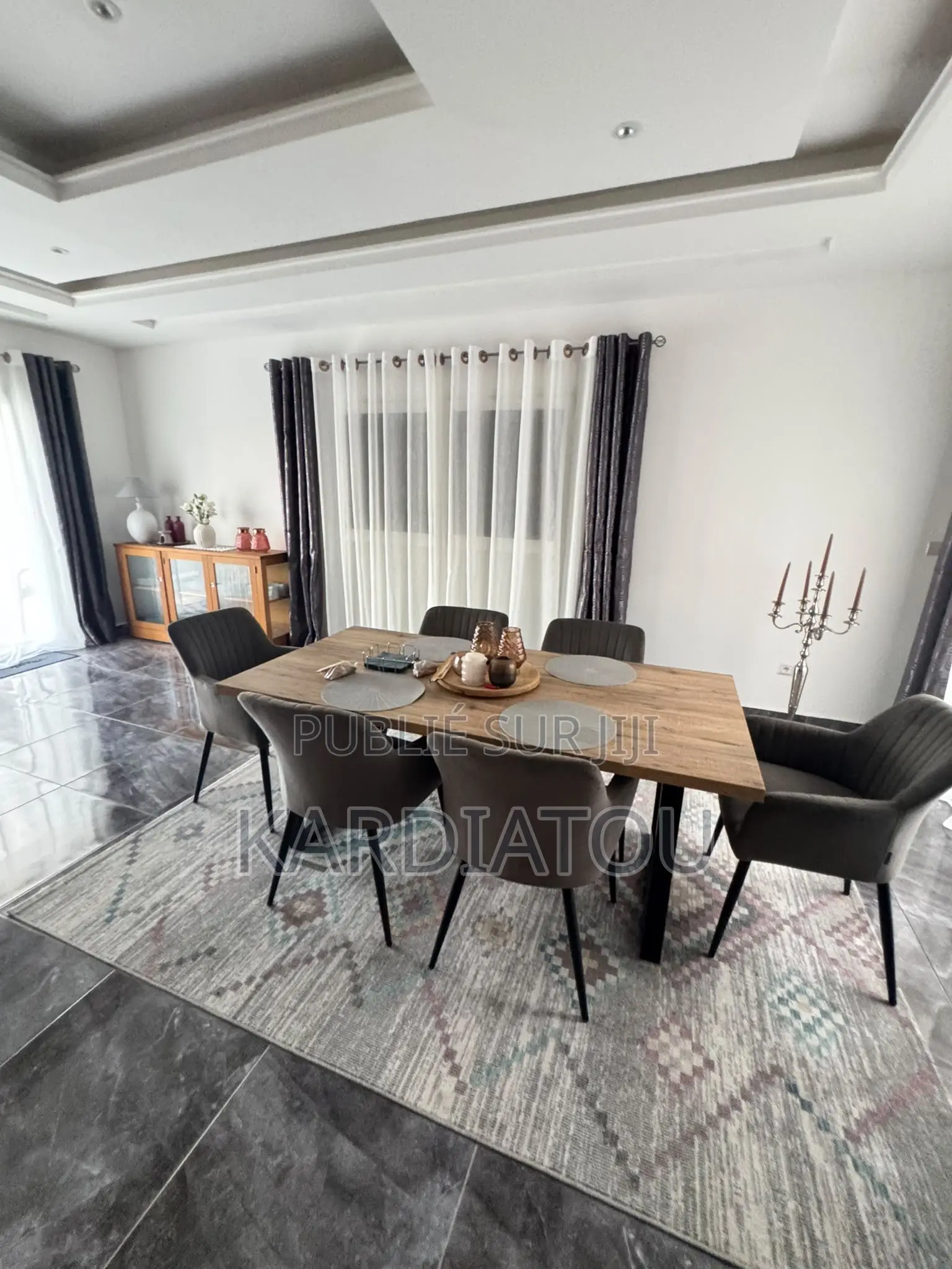 Meublé 4chbre Villa dans Villa Meublée À, Thiès Sud à Vendre