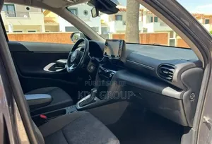 Toyota Yaris Cross 2023 Gris