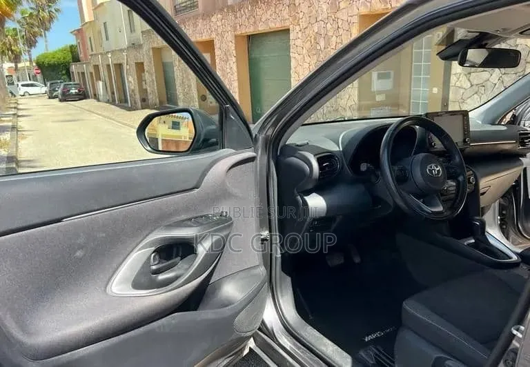 Toyota Yaris Cross 2023 Gris