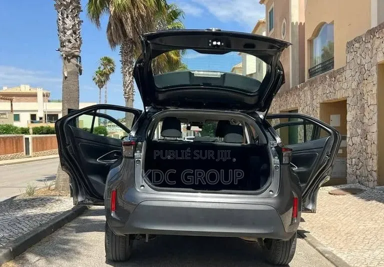 Toyota Yaris Cross 2023 Gris