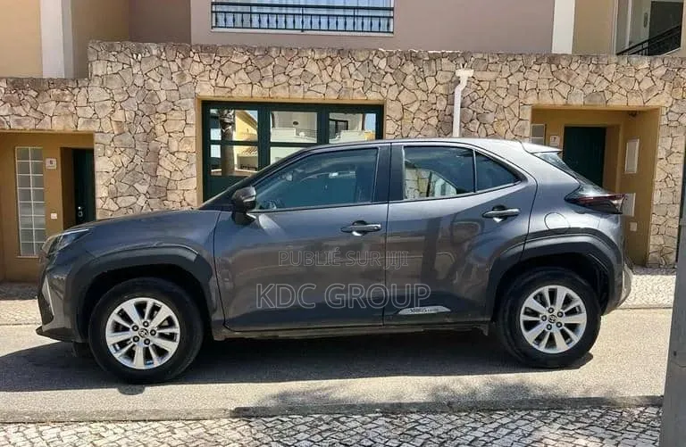 Toyota Yaris Cross 2023 Gris