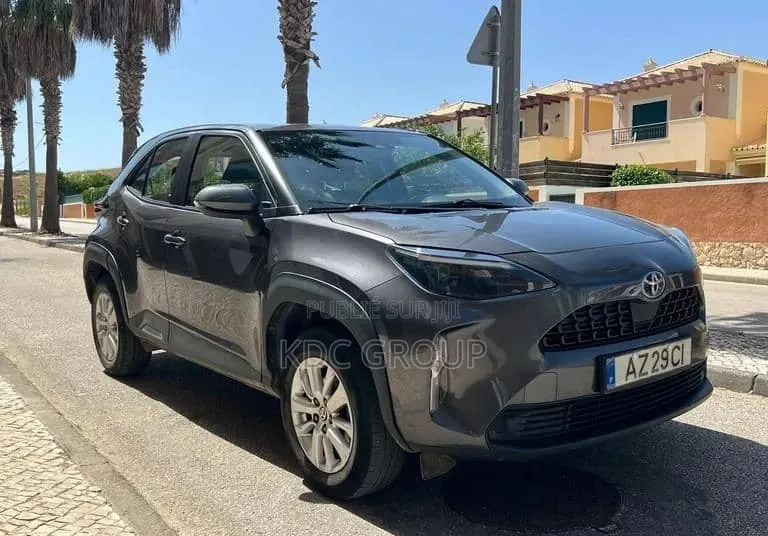 Toyota Yaris Cross 2023 Gris