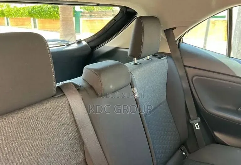 Toyota Yaris Cross 2023 Gris
