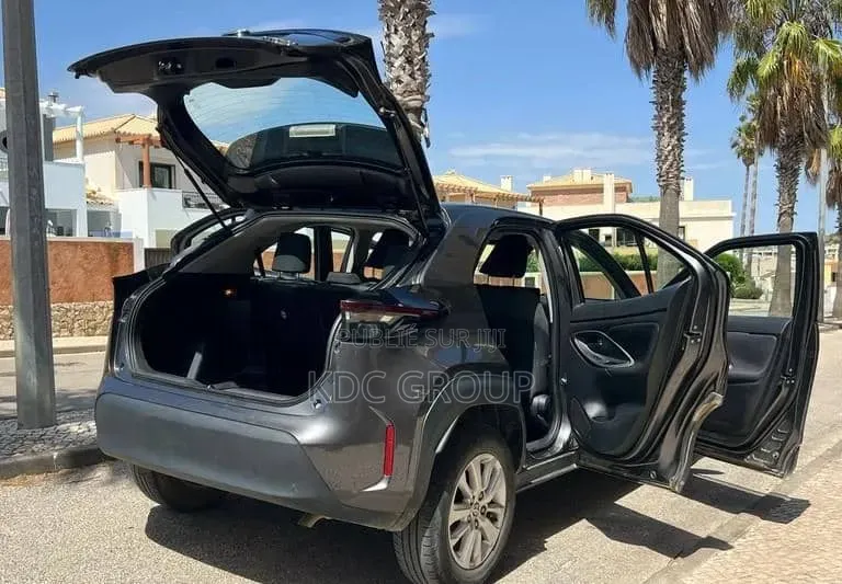 Toyota Yaris Cross 2023 Gris