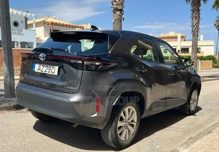Toyota Yaris Cross 2023 Gris