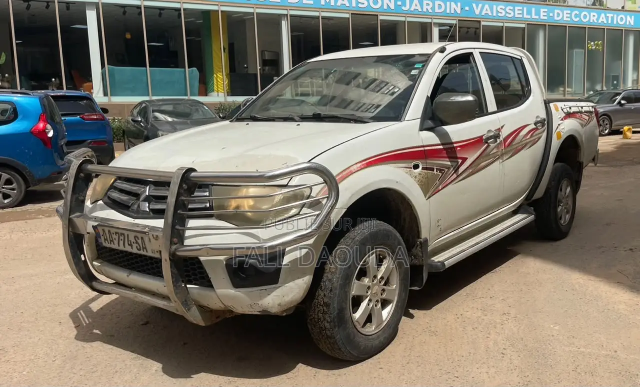 Mitsubishi L200 2013 Blanc