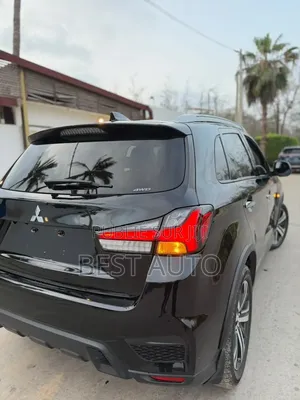 Mitsubishi Outlander 2021 Noir