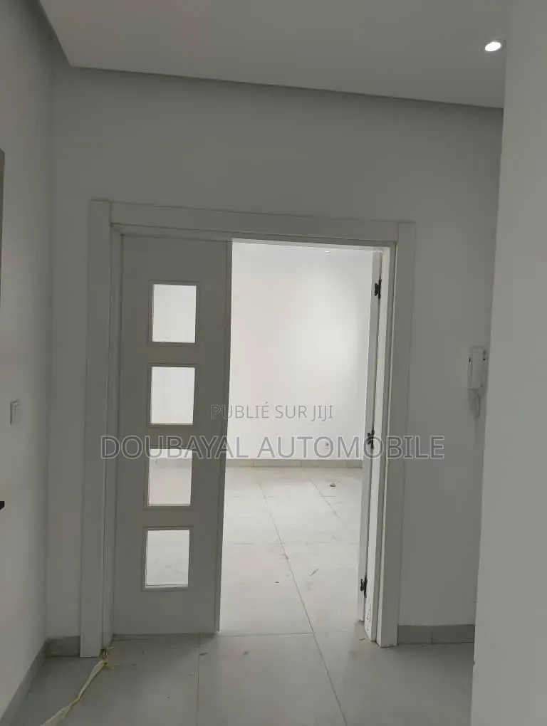 3chbre Appartement dans Vdn Cité Cpi, Mermoz Sacré-Cœur à Vendre