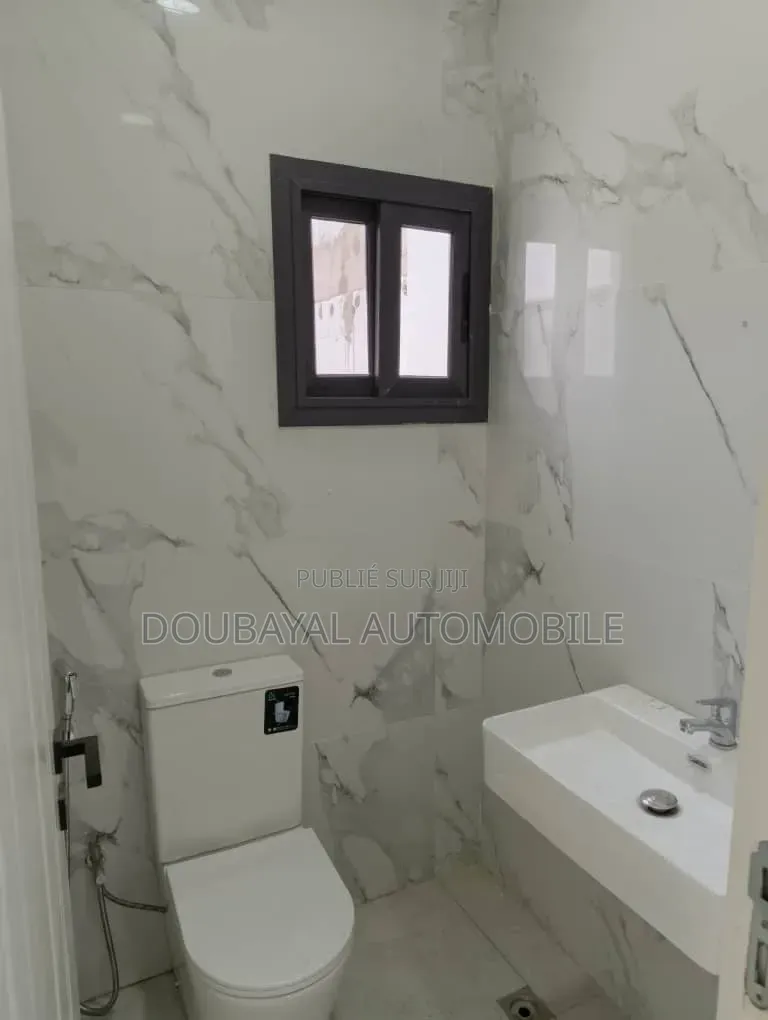 3chbre Appartement dans Vdn Cité Cpi, Mermoz Sacré-Cœur à Vendre
