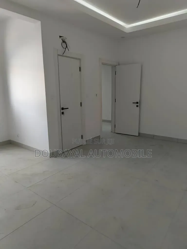 3chbre Appartement dans Vdn Cité Cpi, Mermoz Sacré-Cœur à Vendre
