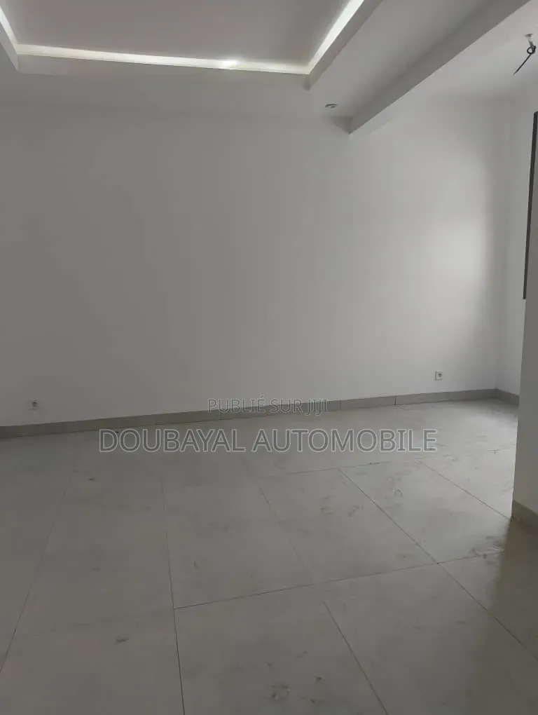 3chbre Appartement dans Vdn Cité Cpi, Mermoz Sacré-Cœur à Vendre
