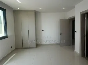 3chbre Appartement dans Sacré Coeur 🏡🏡🏡🏡🏡 à Vendre