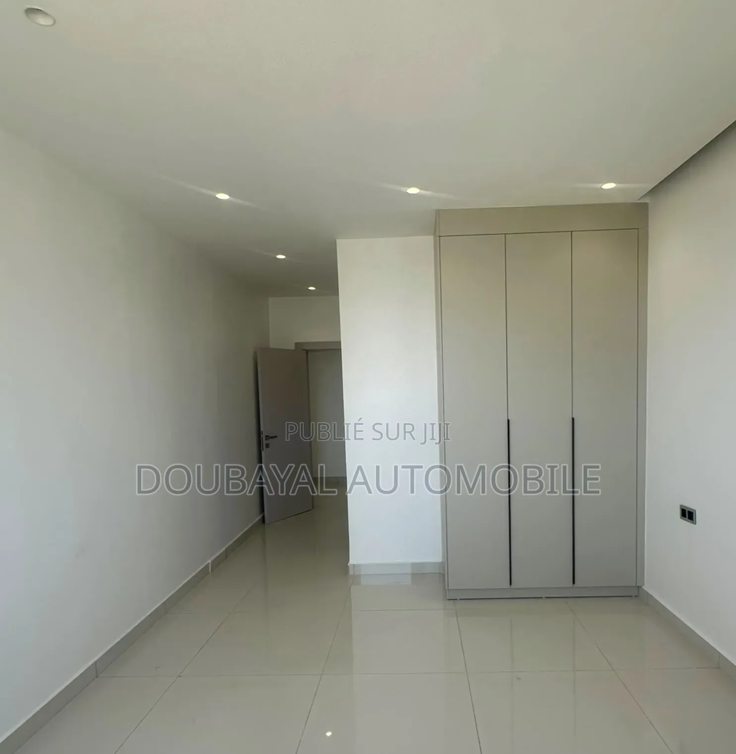3chbre Appartement dans Sacré Coeur 🏡🏡🏡🏡🏡 à Vendre