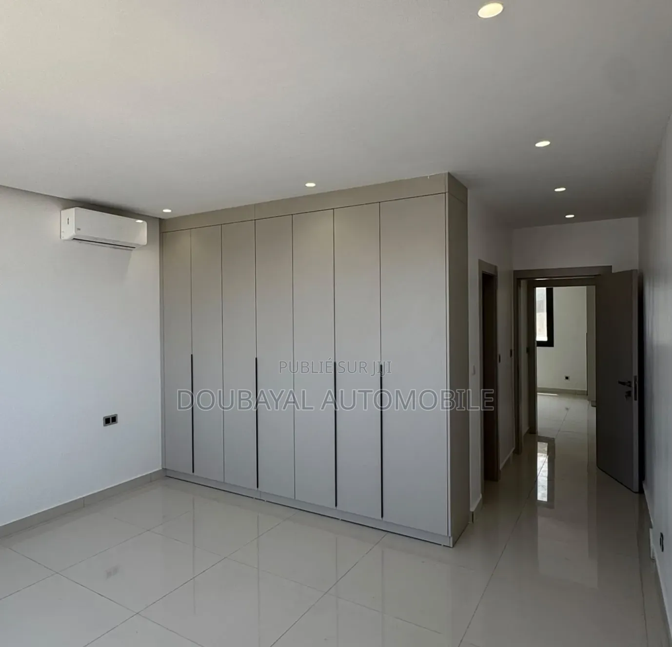 3chbre Appartement dans Sacré Coeur 🏡🏡🏡🏡🏡 à Vendre