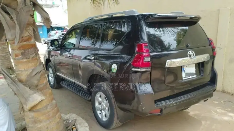 Toyota Land Cruiser Prado 2017 Noir