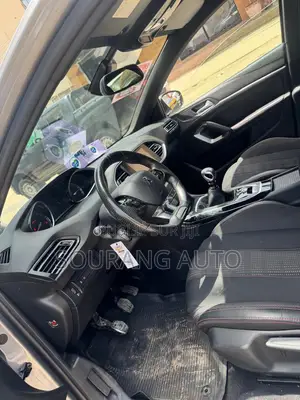 Peugeot 308 2017 Gris